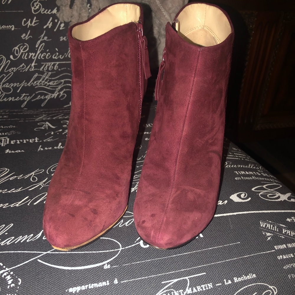 Wine Nine West booties